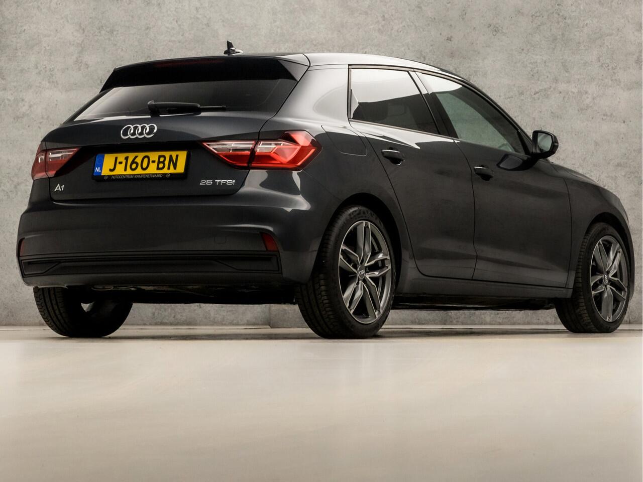 Audi A1 Sportback 25 TFSI Sport (APPLE CARPLAY, GROOT NAVI, CRUISE, GETINT GLAS, SPORTSTOELEN, LEDER STUURWIEL, LANE ASSIST, NIEUWE APK, NIEUWSTAAT)