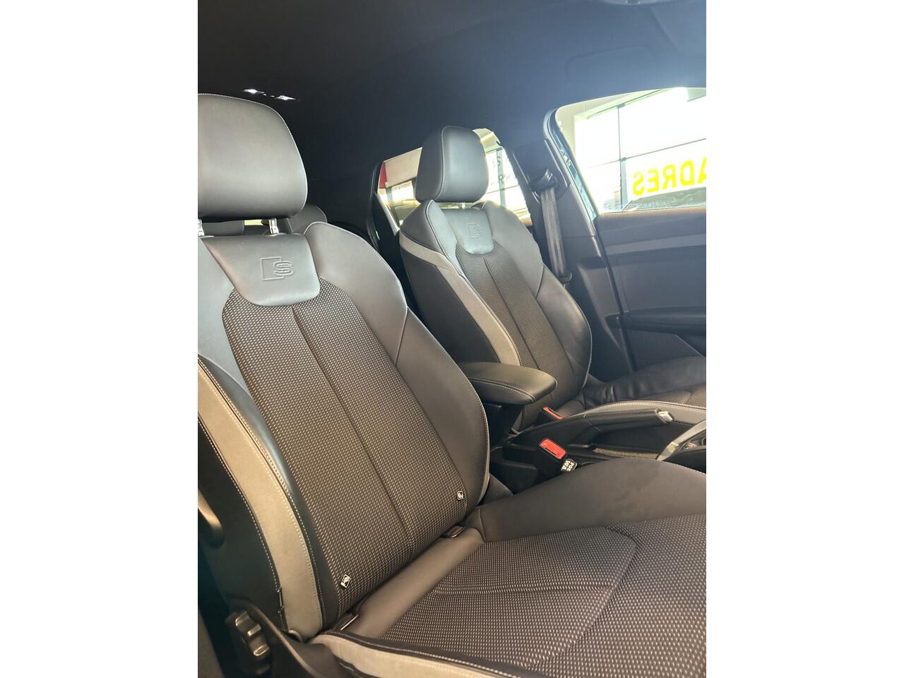 Audi A1 Sportback 40 TFSI 3X S-Line Pro Line S 200PK Automaat | Bang&Olufsen | Sfeerverlichting | Adaptieve cruise control | Dealer onderhouden | Climate control | Apple carplay | Achteruitrijcamera | Keyless | Adaptief onderstel | Digital dashboard | 18''INCH | 