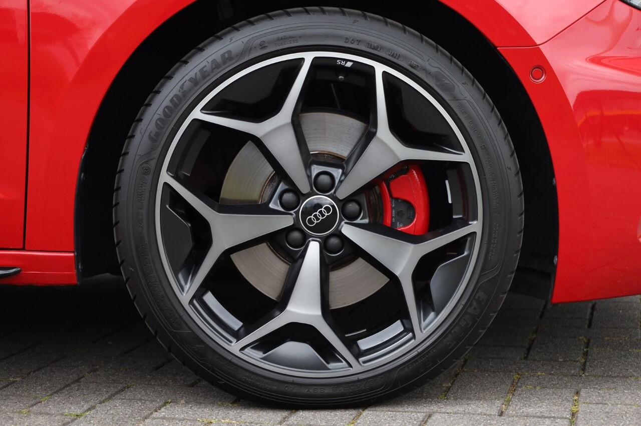 Audi A1 Sportback 40 TFSI 207PK Sonos l Rode Stiksels l Camera l ACC