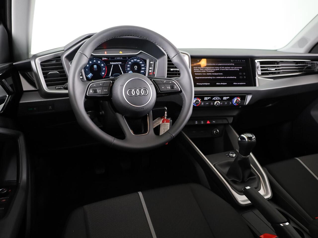 Audi A1 Sportback 25 TFSI Advanced edition 95pk | Parkeerhulp plus | Automatische airco | Navigatie via App | 17 inch lichtmetalen velgen | Dak in contrast kleur