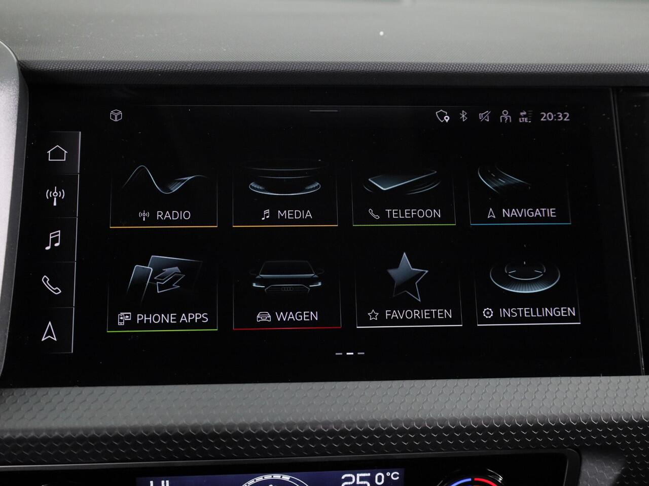 Audi A1 Sportback Advanced edition 25 TFSI 95 pk | Parkeerhulp plus | Automatische airco | Inklapbare buitenspiegels | Dak in contrast kleur |