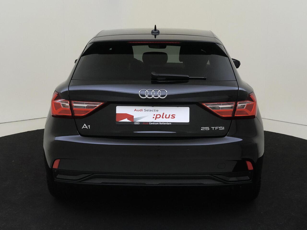 Audi A1 Sportback 25 TFSI Advanced edition | Parkeersensoren achter | Cruise control | CarPlay | Stoelverwarming | Audi virtual cockpit | Draadloze telefoonlader |