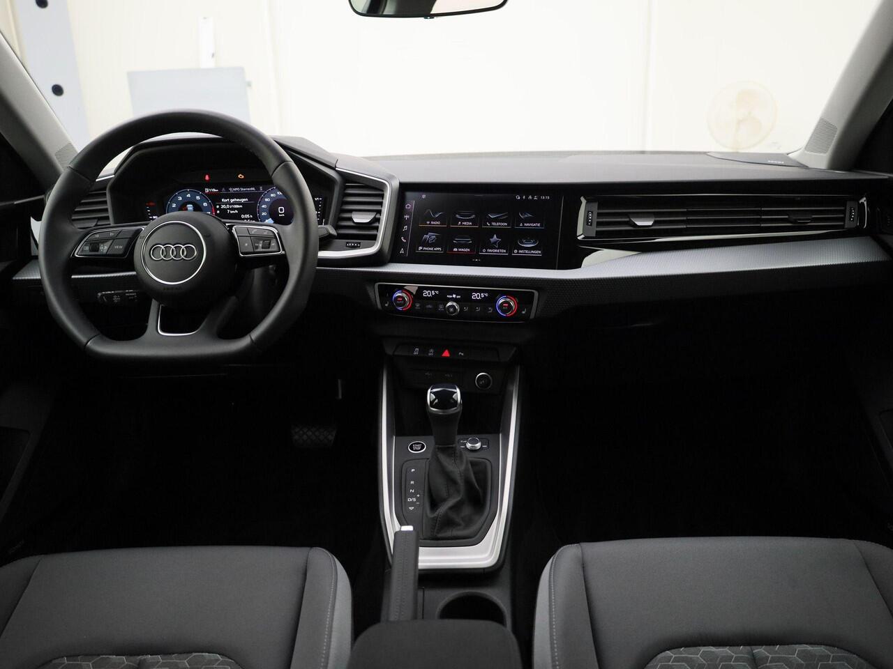 Audi A1 Sportback 25 TFSI/95PK S Line · Apple/Android · Camera + Parkeersensoren · Sonos sound · Stoelverwarming · Clima · Garantie t/m 06-01-2030 of 100.000km