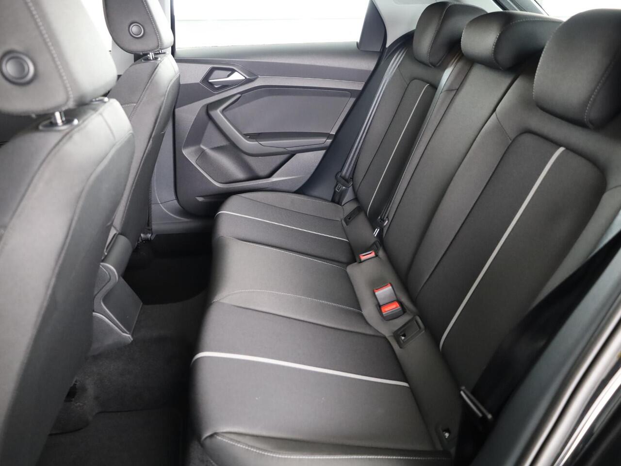 Audi A1 Sportback 25 TFSI Advanced edition 95pk | Parkeerhulp plus | Automatische airco | Navigatie via App | 17 inch lichtmetalen velgen | Dak in contrast kleur