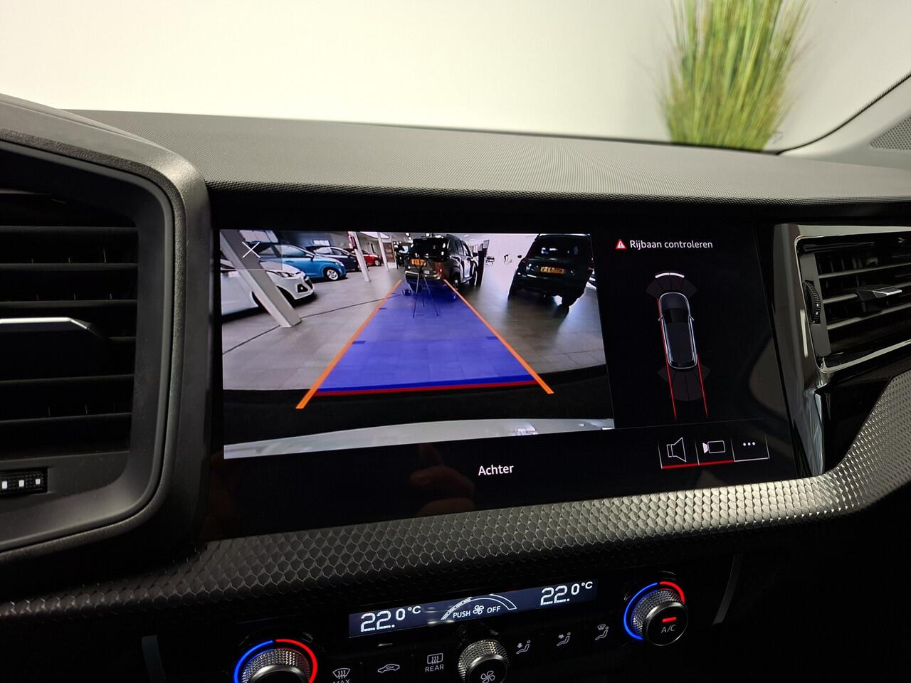 Audi A1 allstreet 35 TFSI I OP AFSPRAAK I Dynamische knipperlicht achterzijde I LED I Achteruitrijcamera I Apple Carplay I Inklapbare spiegels I