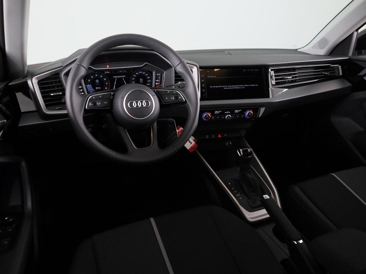 Audi A1 Sportback Advanced edition 25 TFSI 95 pk | Parkeerhulp plus | Automatische airco | Inklapbare buitenspiegels | Dak in contrast kleur |