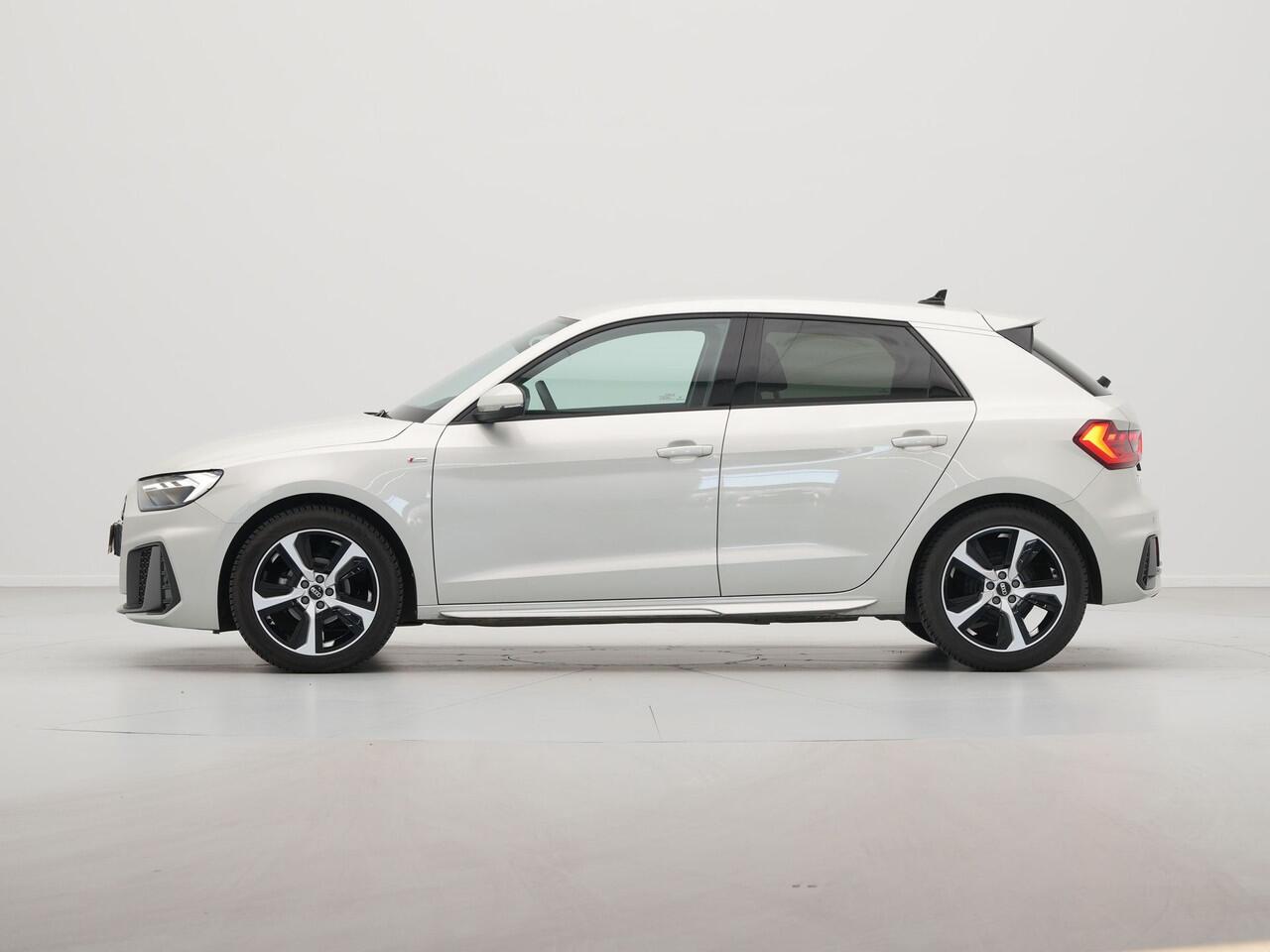 Audi A1 Sportback 25 TFSI S Line edition Navi via App Clima Pdc Led