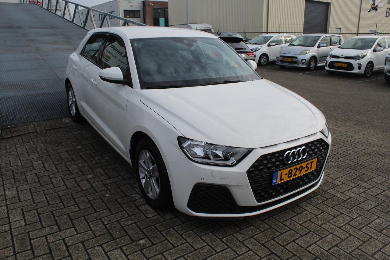 Audi A1 Sportback 30 TFSI STERRENHEMEL Virtueel cockpit/Stoelverwarming/Keyless go/Bluetooth/Climate control/Licht metalen velgen