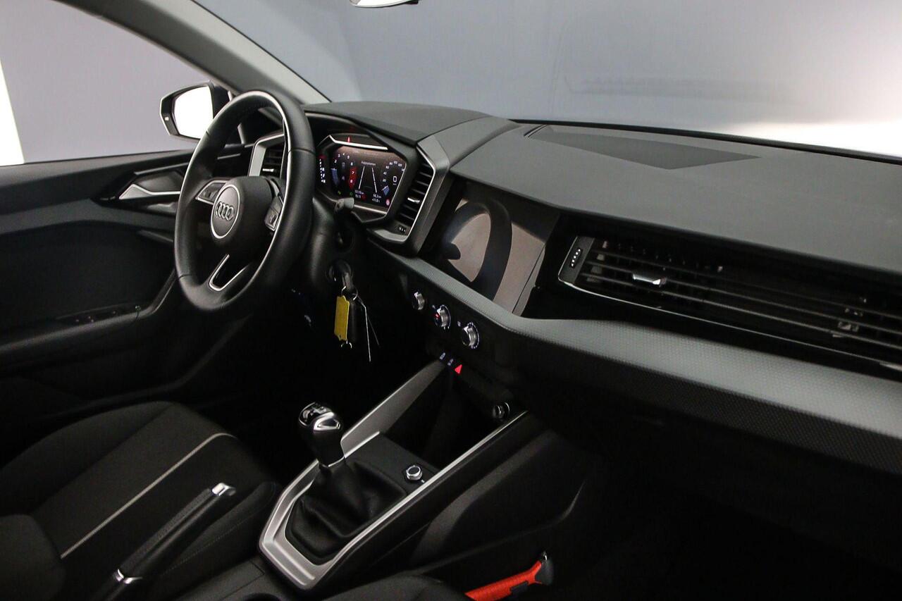 Audi A1 Sportback 25 TFSI Pro Line | Carplay | Cruise control | Parkeersensoren |