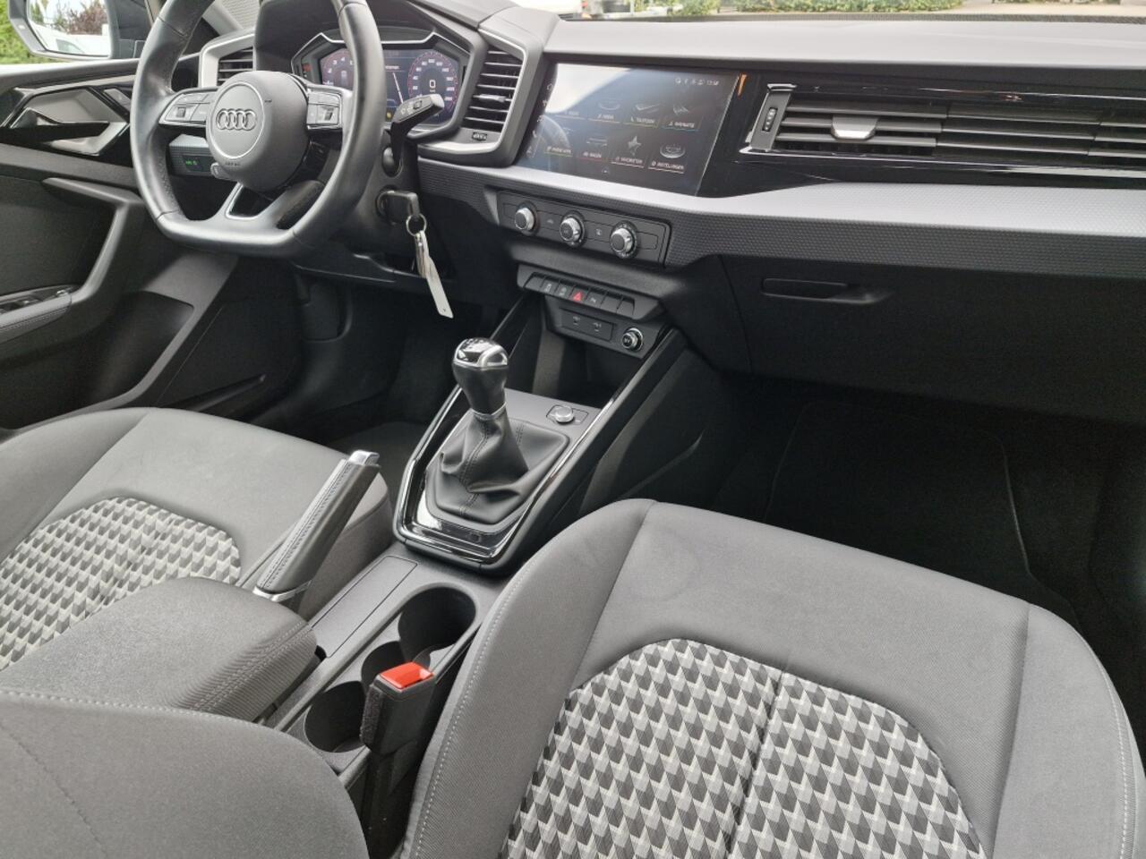 Audi A1 Sportback 30 TFSI Pro Line | 110 PK | Parkeersensoren v+a | Lane Assist