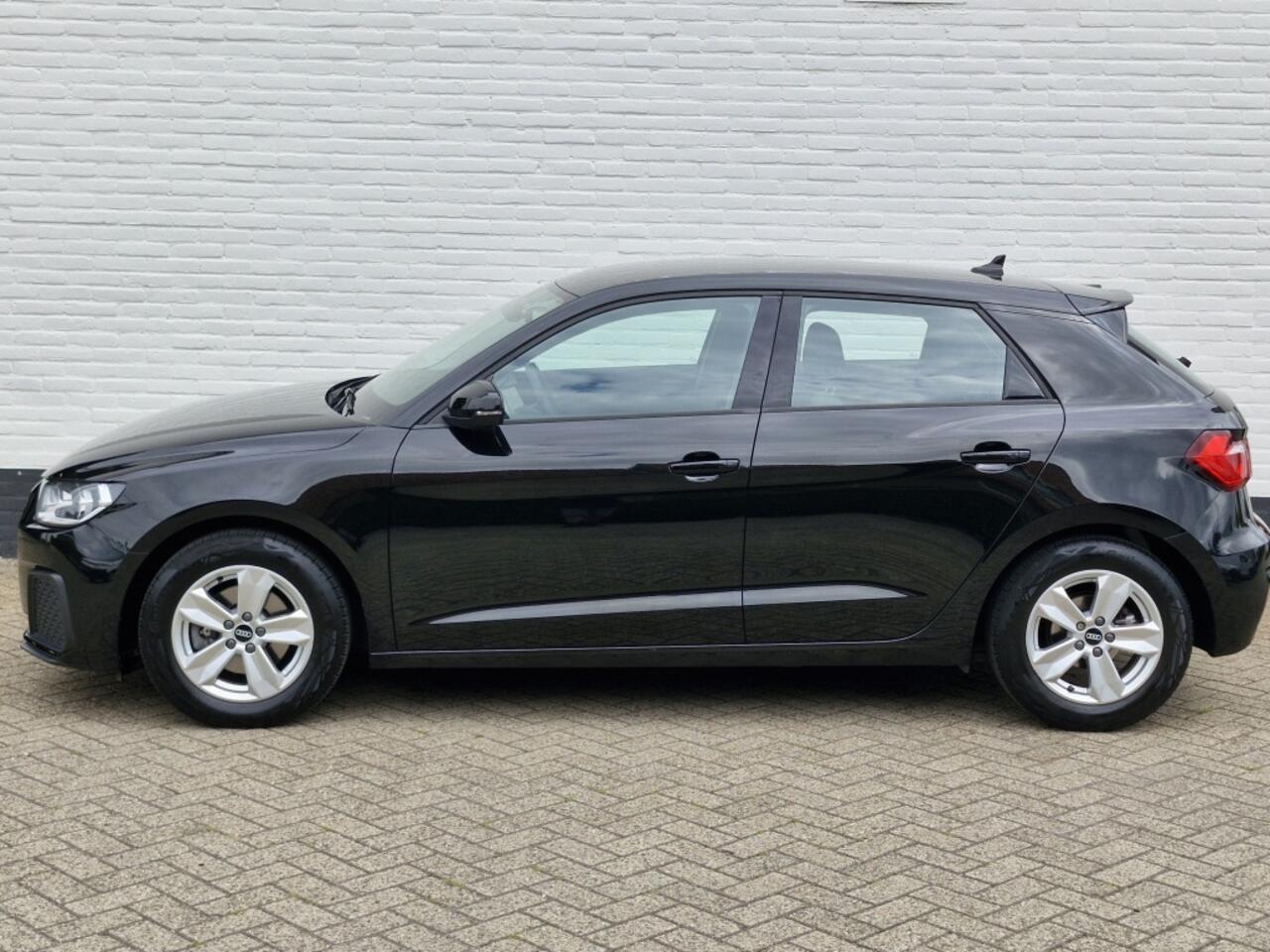 Audi A1 30 TFSI Pro Line | 110 PK | Parkeersesoren v+a | Lane Assist