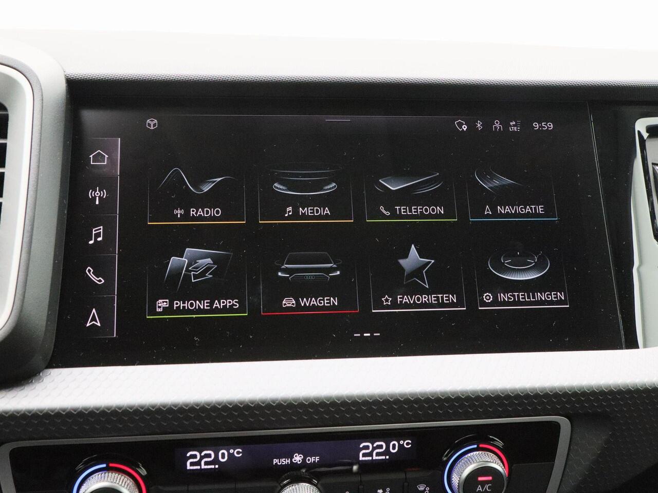 Audi A1 Sportback Advanced edition 25 TFSi | Contrast dak | 17 Inch | Parkeersensoren | CarPlay | Cruise Control |