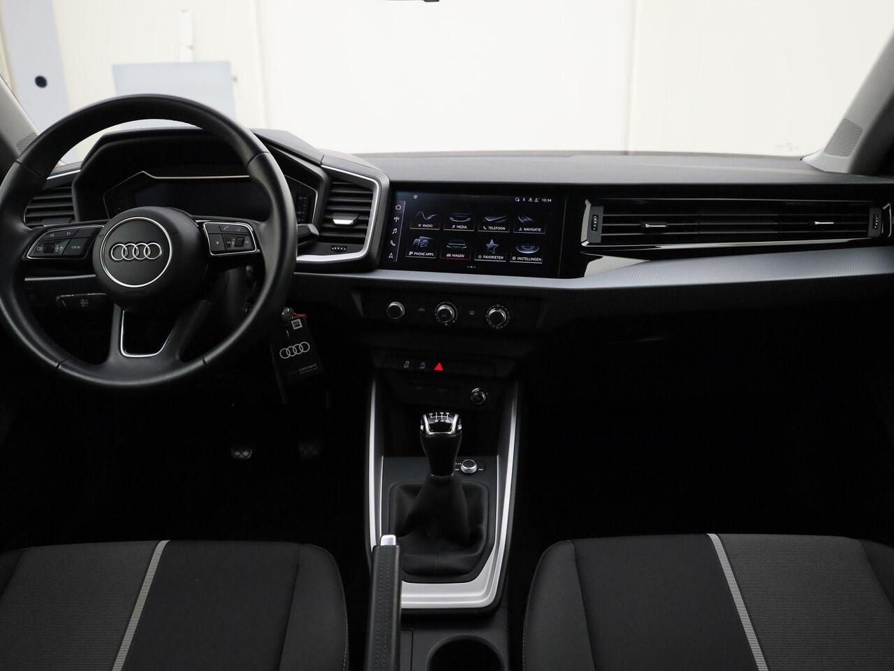 Audi A1 Sportback 30 TFSI/110PK Pro Line · Apple/Android Car Play · Airco · Parkeersensoren