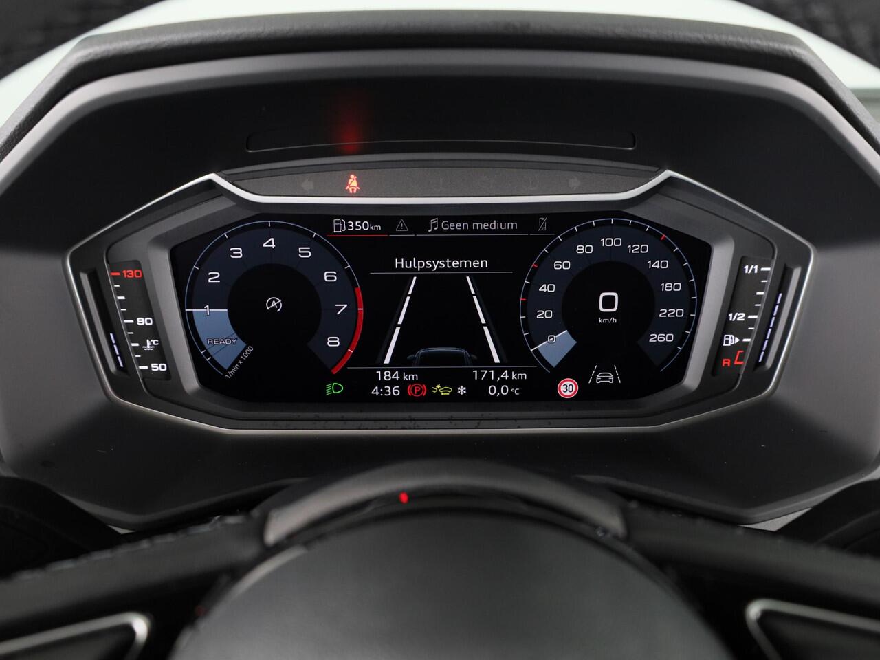 Audi A1 Sportback 25 TFSI S edition 95pk | Parkeerhulp plus | Automatische airco | Navigatie via App | 17 inch lichtmetalen velgen | Dak in contrast kleur