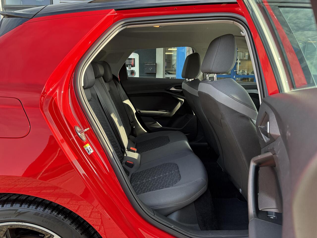 Audi A1 Sportback 30 TFSI S-Edition | Achteruitrijcamera | Cruise Control | Carplay |