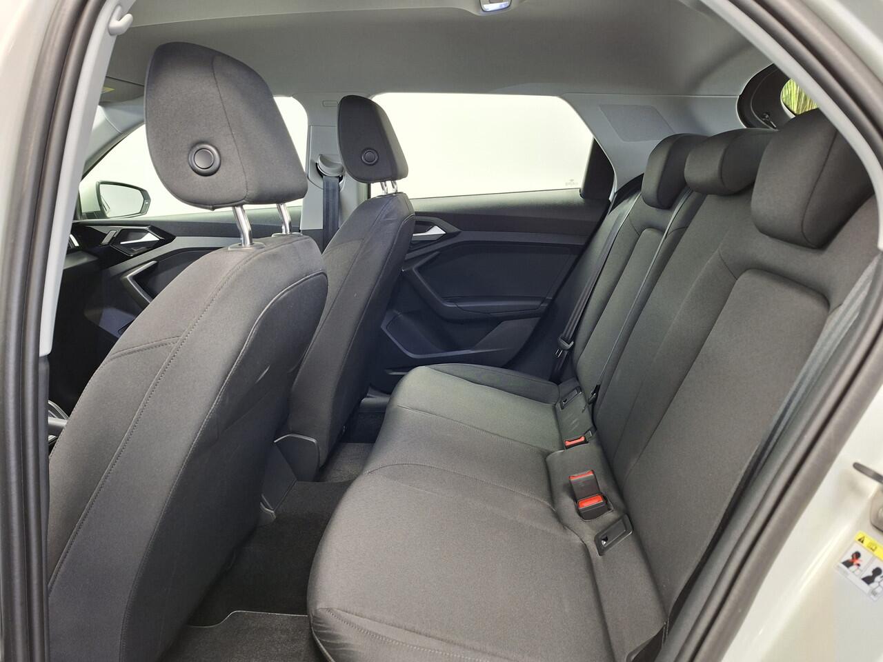 Audi A1 allstreet 35 TFSI I OP AFSPRAAK I Dynamische knipperlicht achterzijde I LED I Achteruitrijcamera I Apple Carplay I Inklapbare spiegels I