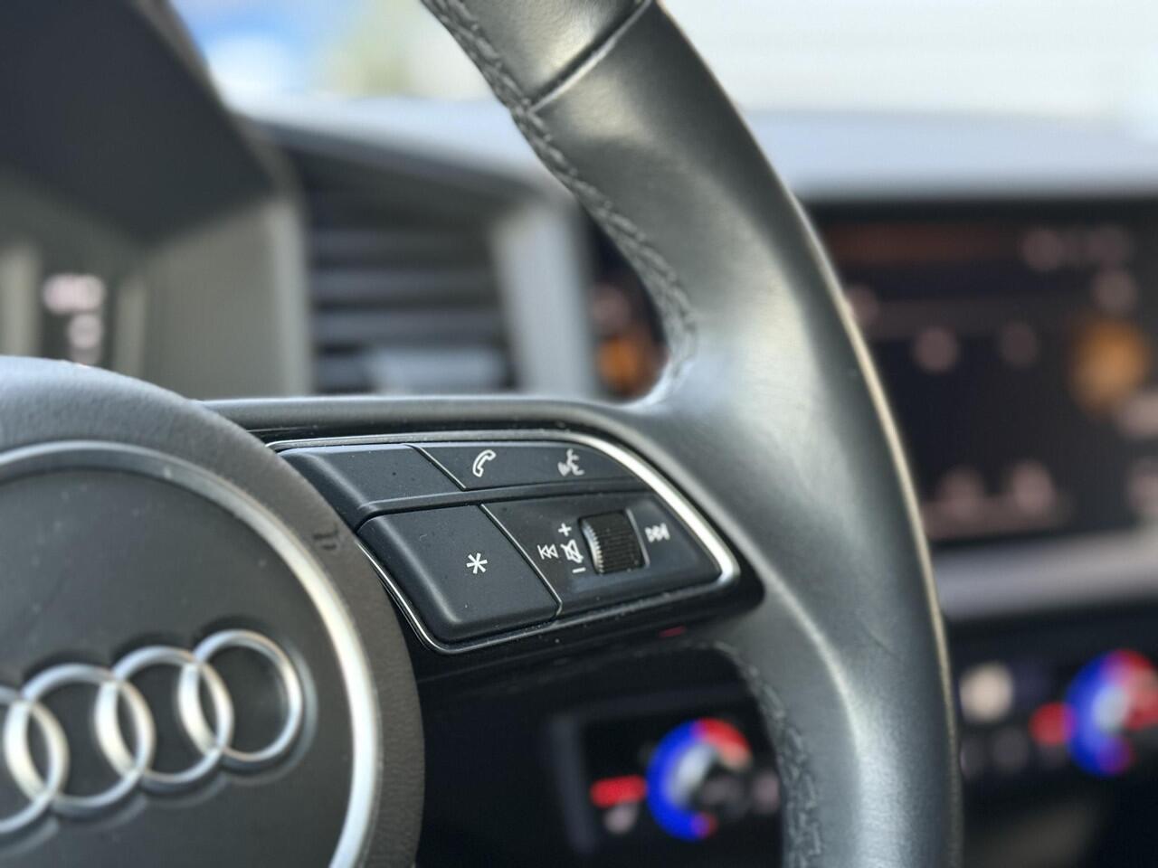 Audi A1 Sportback 30 TFSI Pro Line LED l AppleCarplay l 18 Inch l Black Style l Stoelverarming