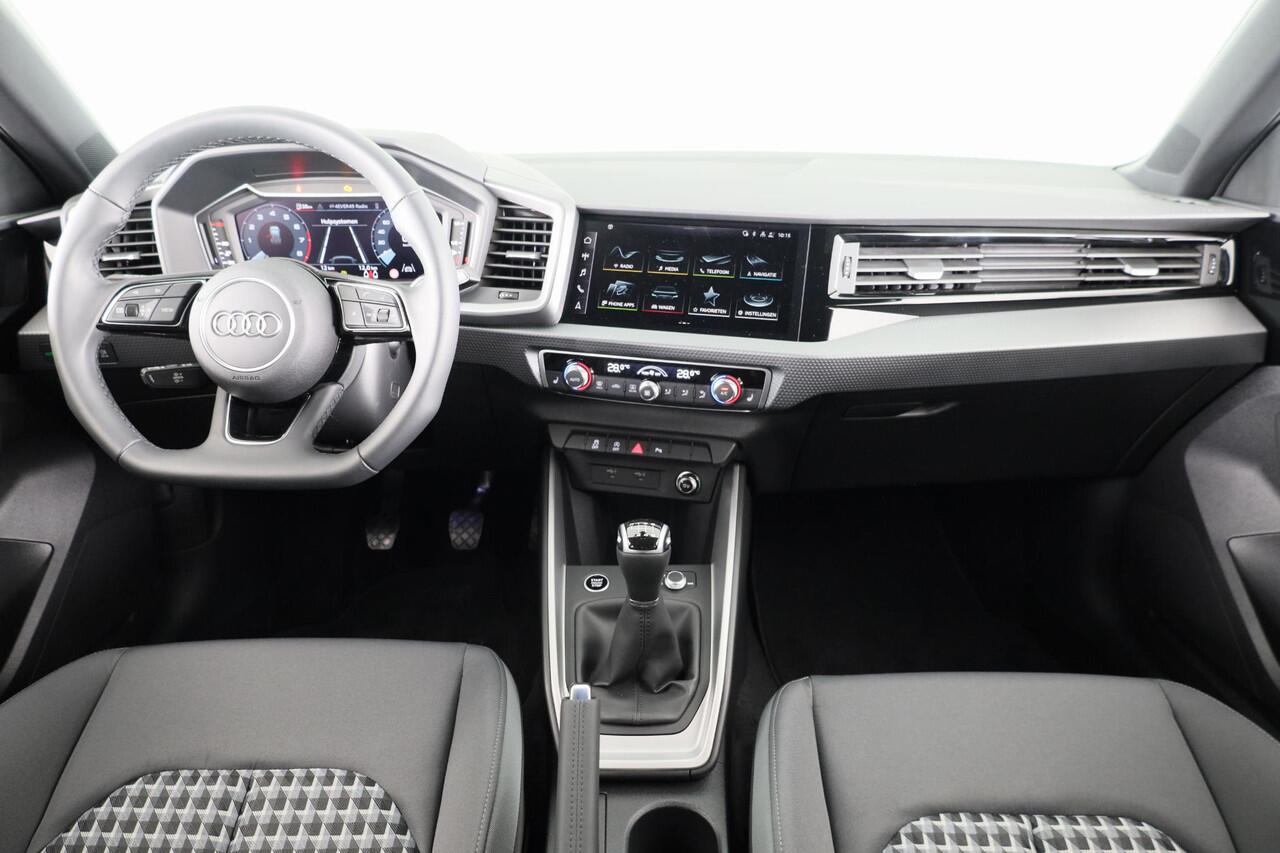Audi A1 allstreet 30 TFSI Advanced edition 110pk | Private lease vanaf ¤ 597,- pm| Parkeerrijcamera, keyless entry, verwarmbare voerstoelen, led koplampen