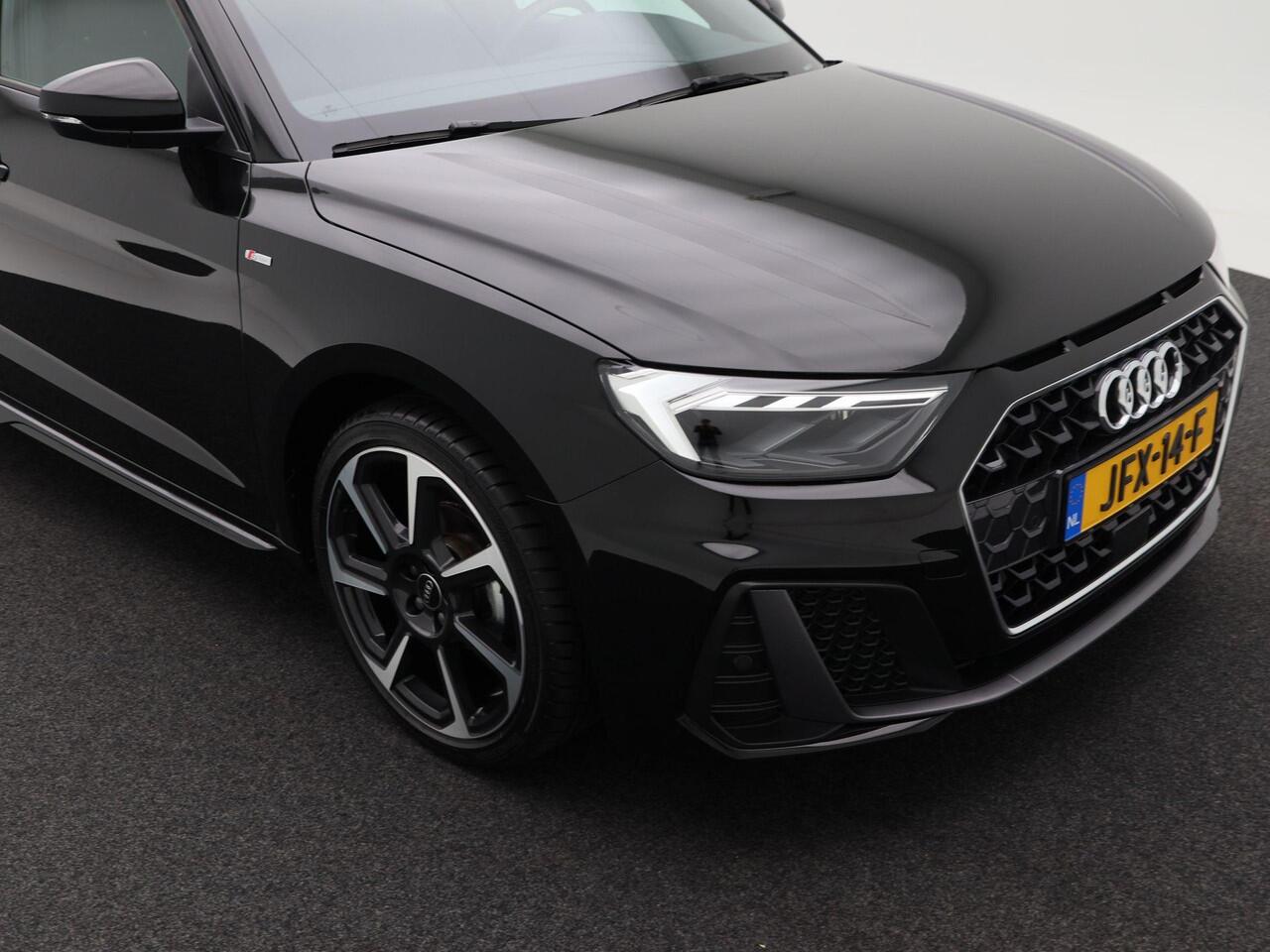Audi A1 Sportback 25 TFSi Automaat S edition | Adaptive Cruise | Carplay | Navigatiesysteem | Parkeersensoren | Stoel Verwarming | LED | 18 Inch | 11.448 Km!!