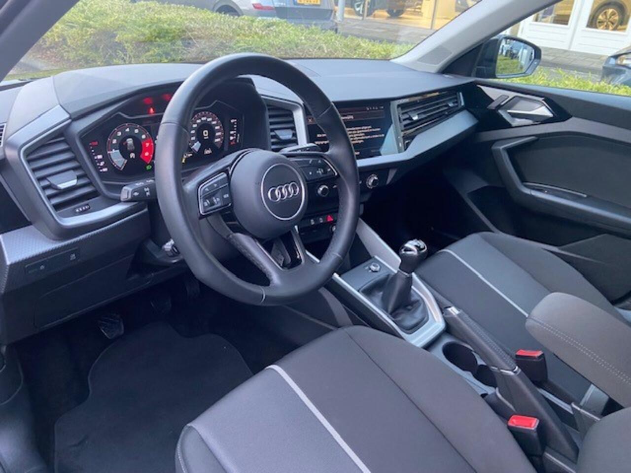 Audi A1 Sportback 25 TFSI Pro Line / app connect / Airco / lm velgen