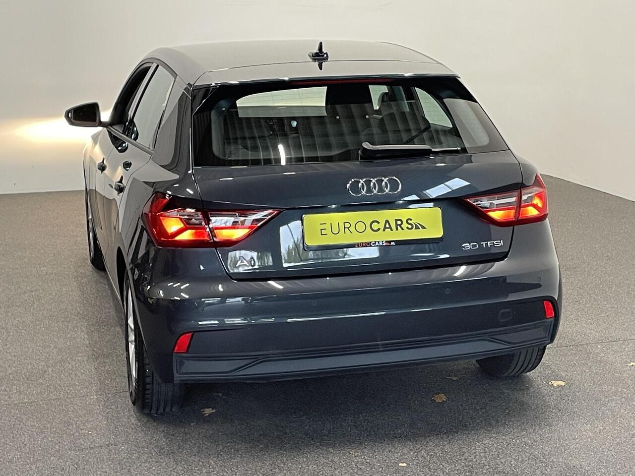 Audi A1 Sportback 1.0 TFSI Sportback AUT NAV Navigatie Apple Carplay/Android Auto Parkeersensoren Cruise Control Climate Control Lichtmetalen velgen
