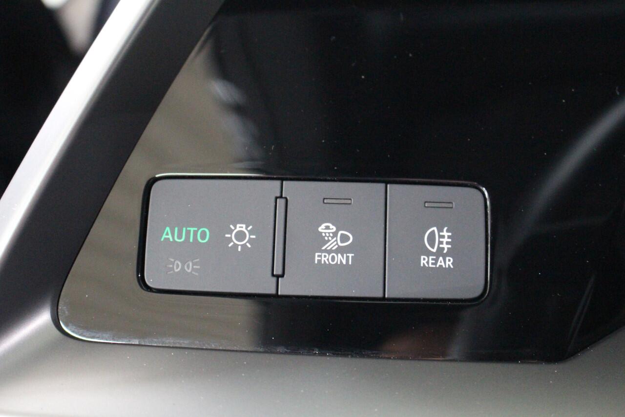 Audi A3 Limousine 30 TFSI Advanced edition Navigatie | Cruise Control | 17" Velgen | PDC Achter