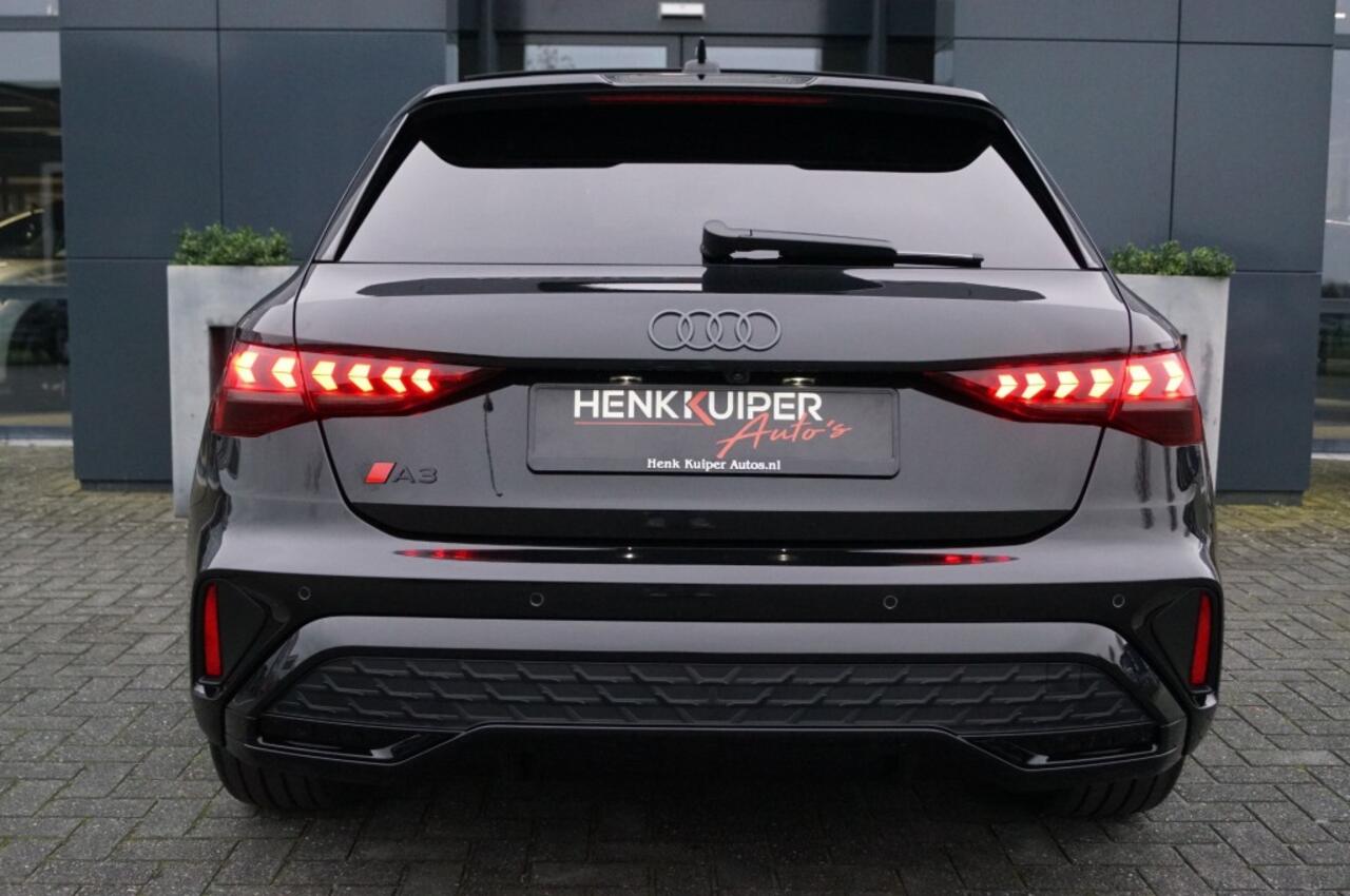 Audi A3 Sportback 35 TFSI S-Tronic S-Line facelift/ Leer ruitmotief/ Panodak/ 19 Inch LM/Camera