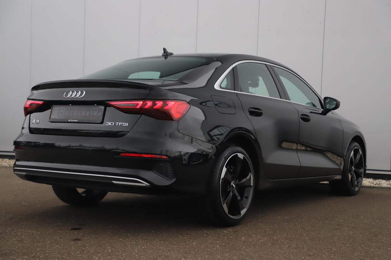 Audi A3 Limousine 30 TFSI Advanced edition Automaat 18 inch RS Look Velgen Sportstoelen Full LED Navigatie Carplay Android Clima Cruise Lane Assist