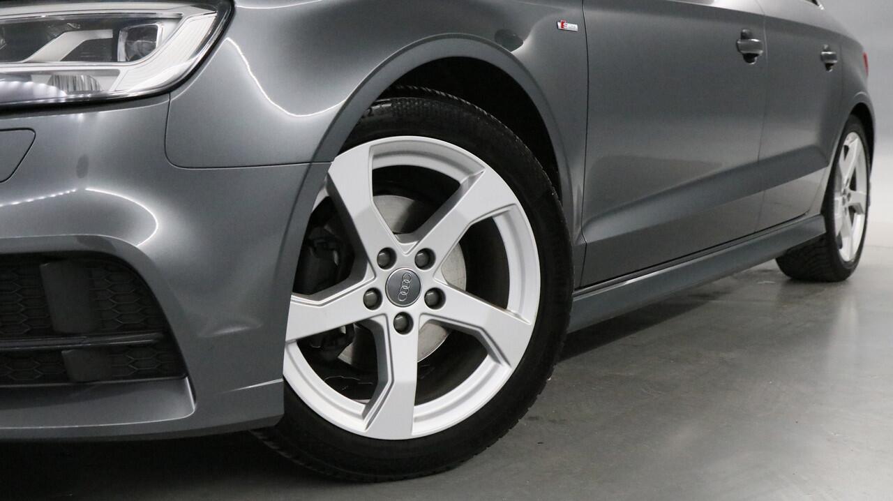 Audi A3 Limousine 35 TFSI 150pk CoD Sport S Line Edition S-Tronic / Navigatie / Cruise Control / Xenon