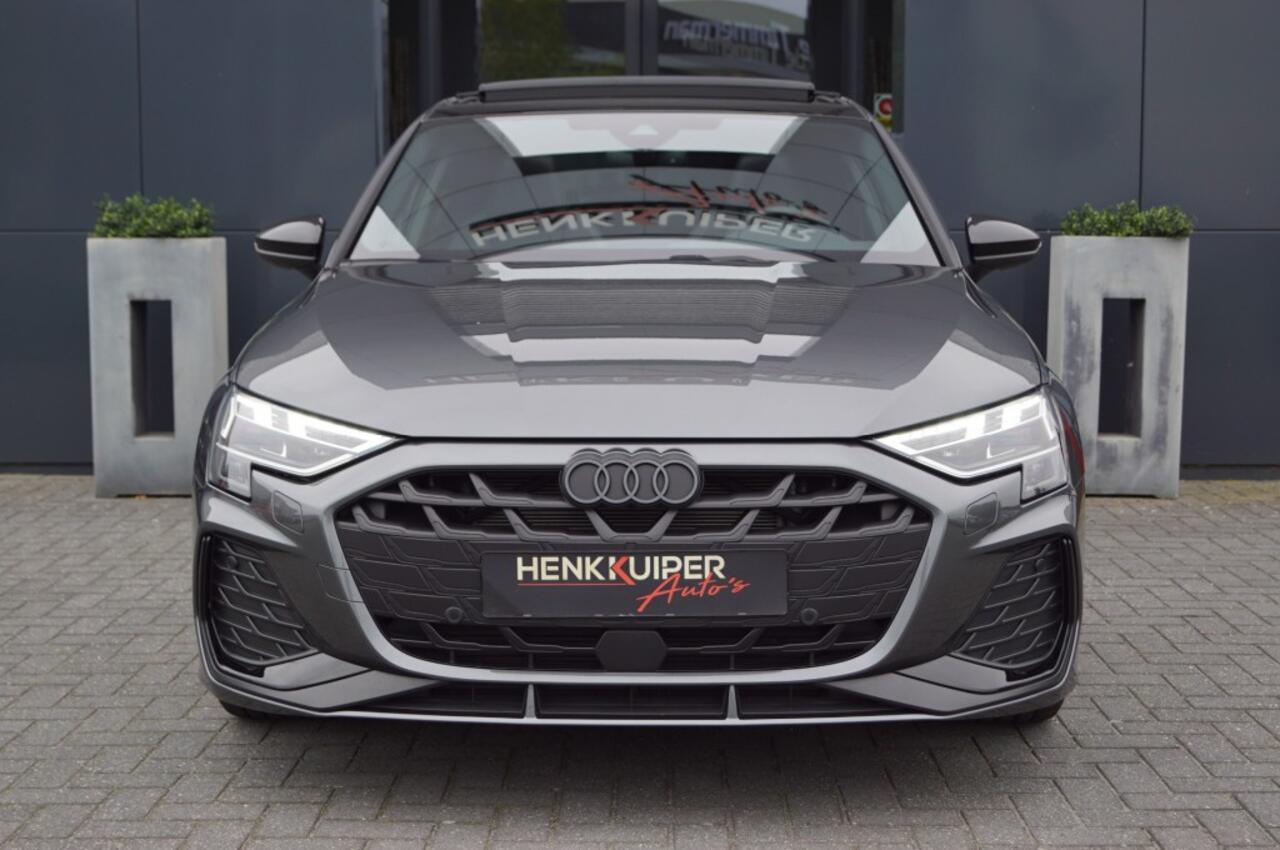 Audi A3 Sportback 35 TFSI S-Tronic S-Line facelift/ Leer ruitmotief/ Panodak/ 19Inch LM/Camera