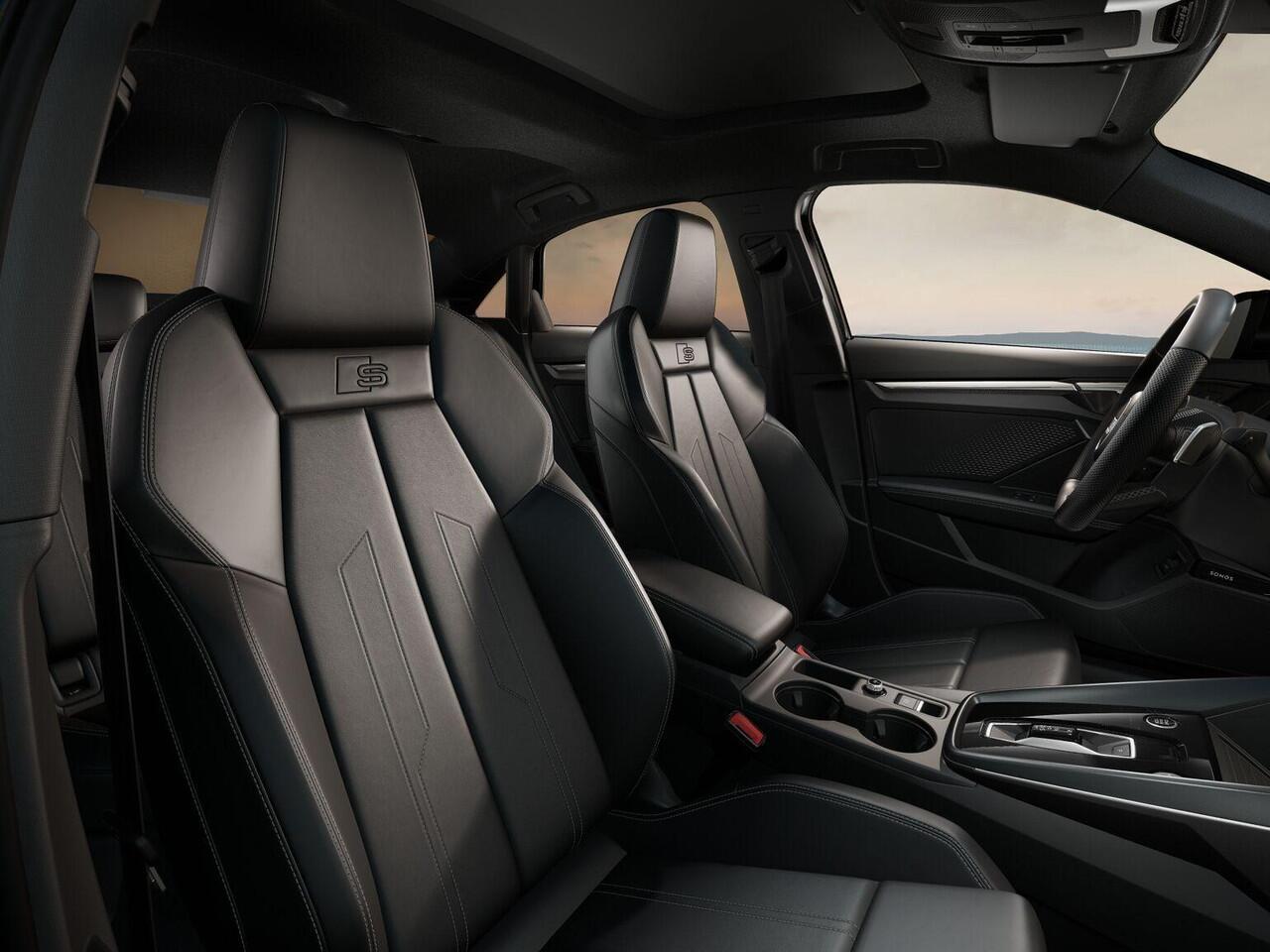 Audi A3 Limousine S edition 35 TFSI 110 kW / 150 pk Limousine 7 vers Audi A3 Limousine 35 TFSI S edition · Panoramadak · Matrix Led · Comfortpakket Pro · Sonos Audio