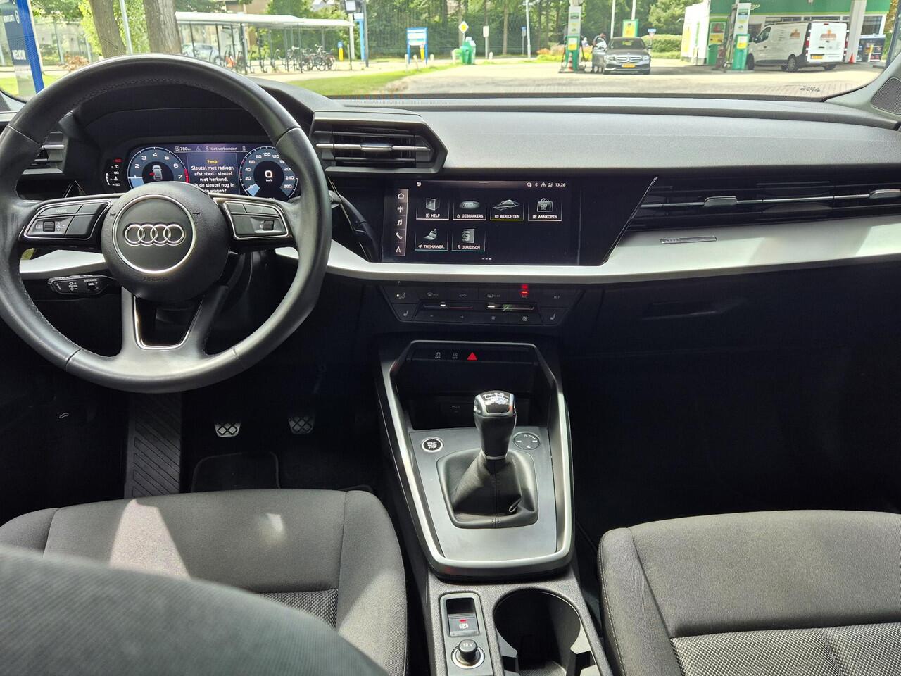 Audi A3 Sportback 30 TFSI Pro Line | Navigatie via Smartphone | Apple Carplay | PDC | Stoelverwarming | Lm Velgen | Airconditioning