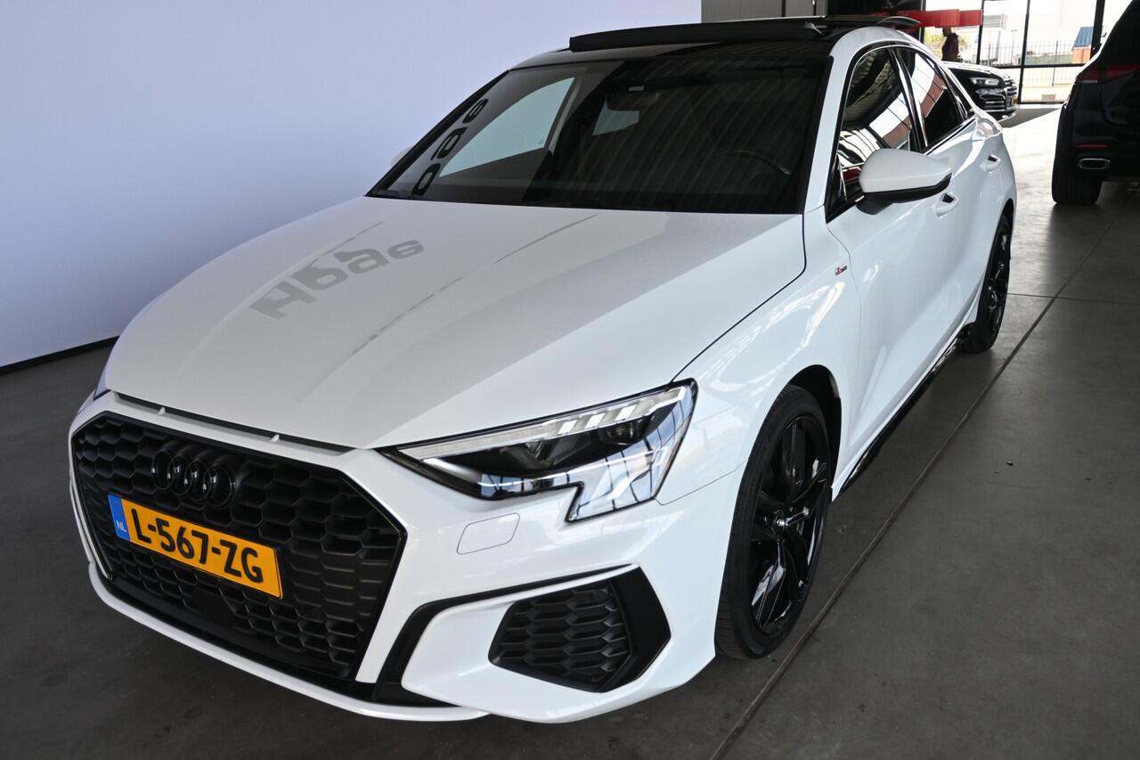 Audi A3 Limousine 30 TFSI Automaat 3x S-Line Panoramadak Stoelverwarming Rijklaarprijs Inruil Mogelijk!