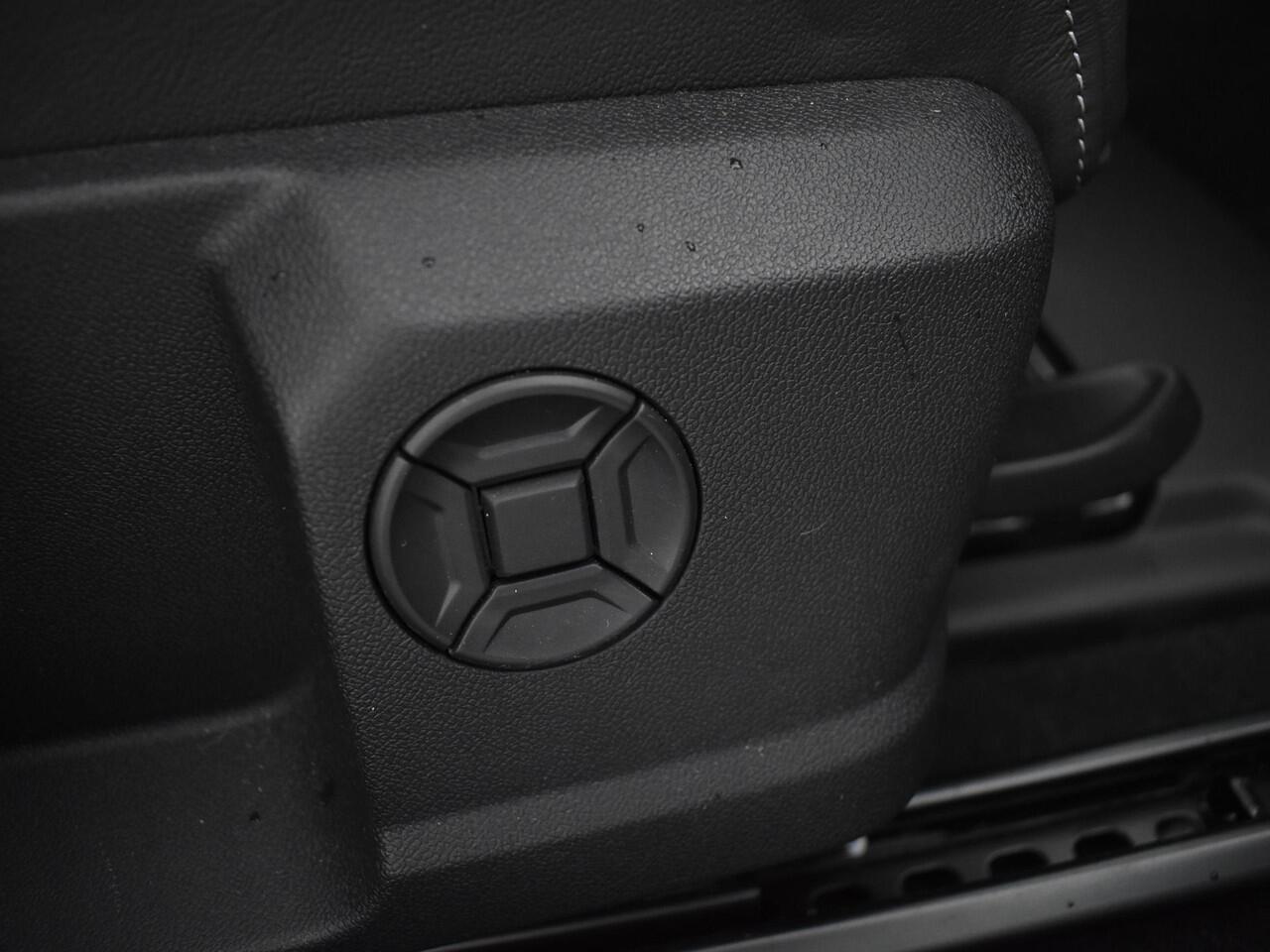 Audi A3 Limousine 30 TFSI 110pk S-tronic Edition One · S Line · Apple/Android Car Play · Navigatie · Afneembare Trekhaak · P-Sensoren · 18'' Inch · Garantie t/m 13-03-2028 of 100.000km