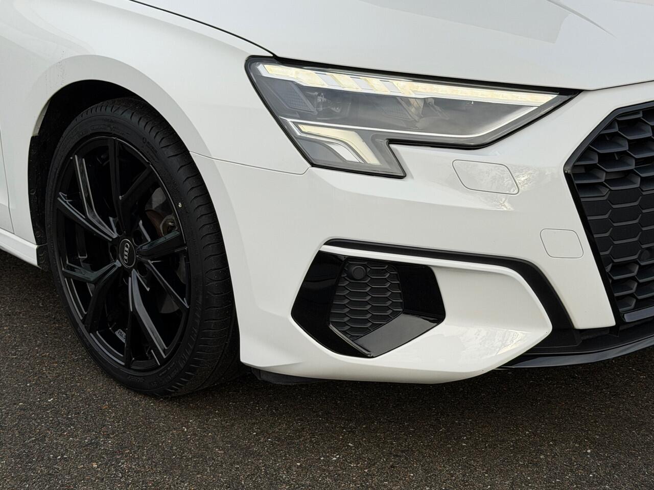 Audi A3 Limousine 35 TFSI 150pk S-tronic Advanced | Camera | Adap. Cruise | Black Edition | Rijklaar incl. 1 jaar Bovag garantie