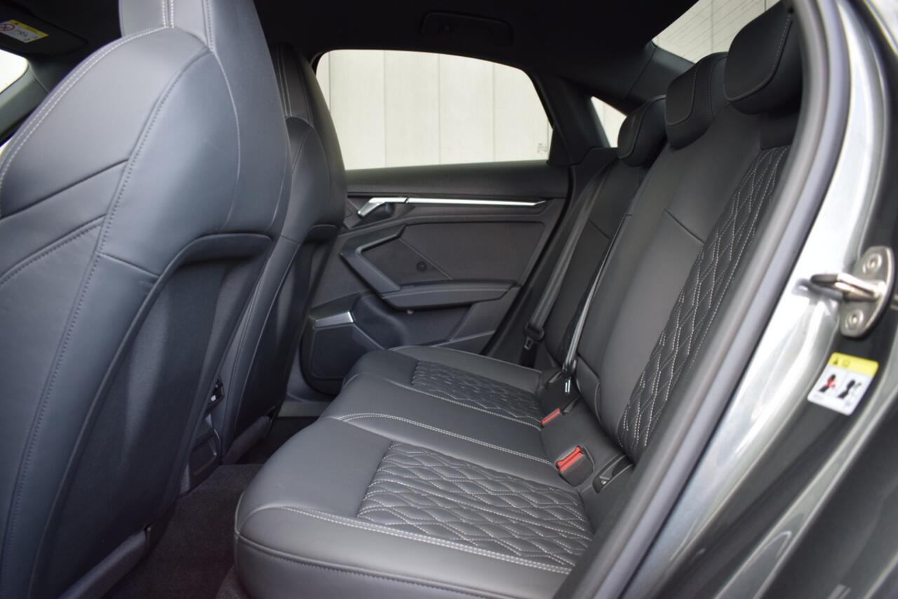 Audi A3 Limousine 35 TFSi Automaat S-Line LED | Carplay | Zwart Leder | Schaalstoelen | 2x S-Line | B&O | Keyless | Sportstoelen