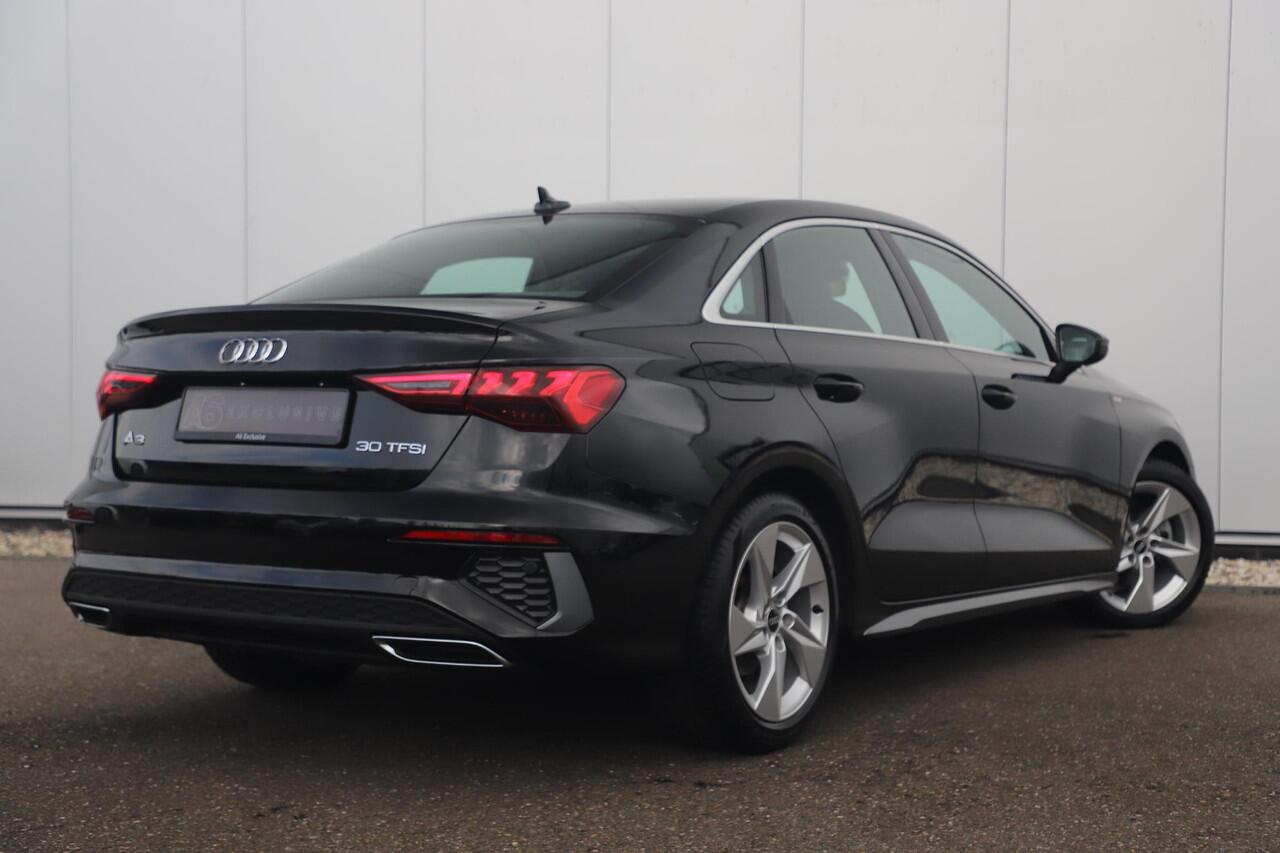 Audi A3 Limousine 30 TFSI S Line Sport edition Automaat Virtual Cockpit LED Matrix S Sportstoelen Half Leder Navigatie Clima Cruise Lane Assist Parkeersensor
