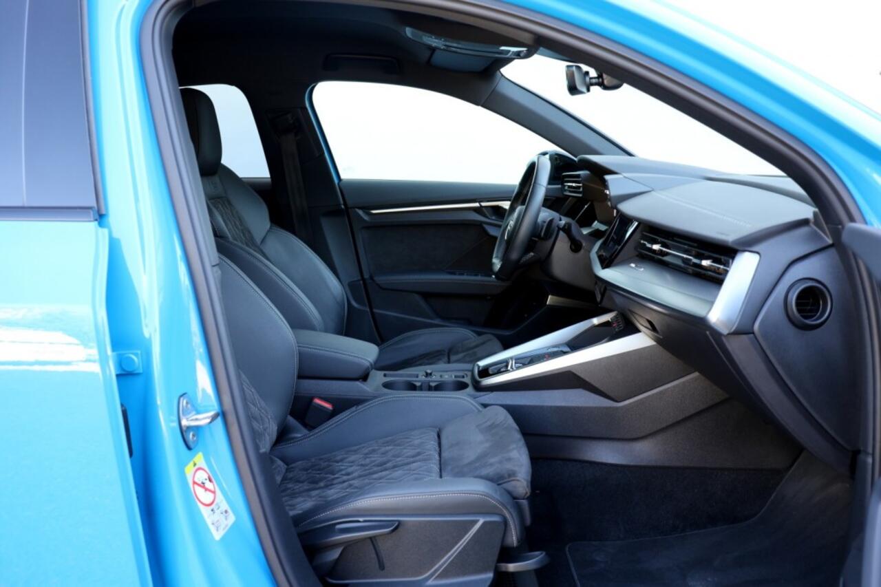 Audi A3 Sportback 40 TFSIe S-Line - 204 pk **Bang Olufsen / Keyless / Camera