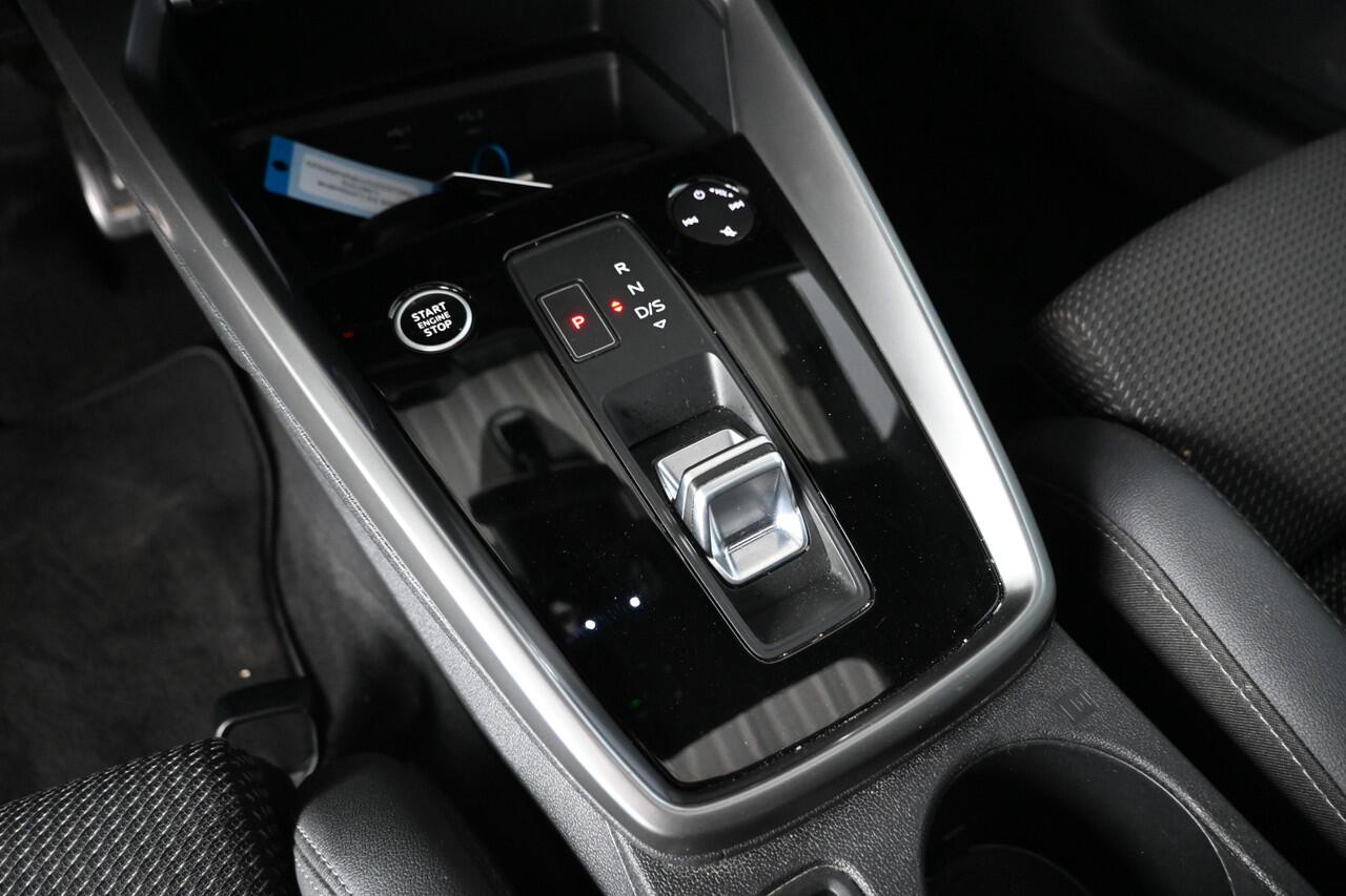 Audi A3 Limousine 30 TFSI Automaat 3x S-Line Panoramadak Stoelverwarming Rijklaarprijs Inruil Mogelijk!