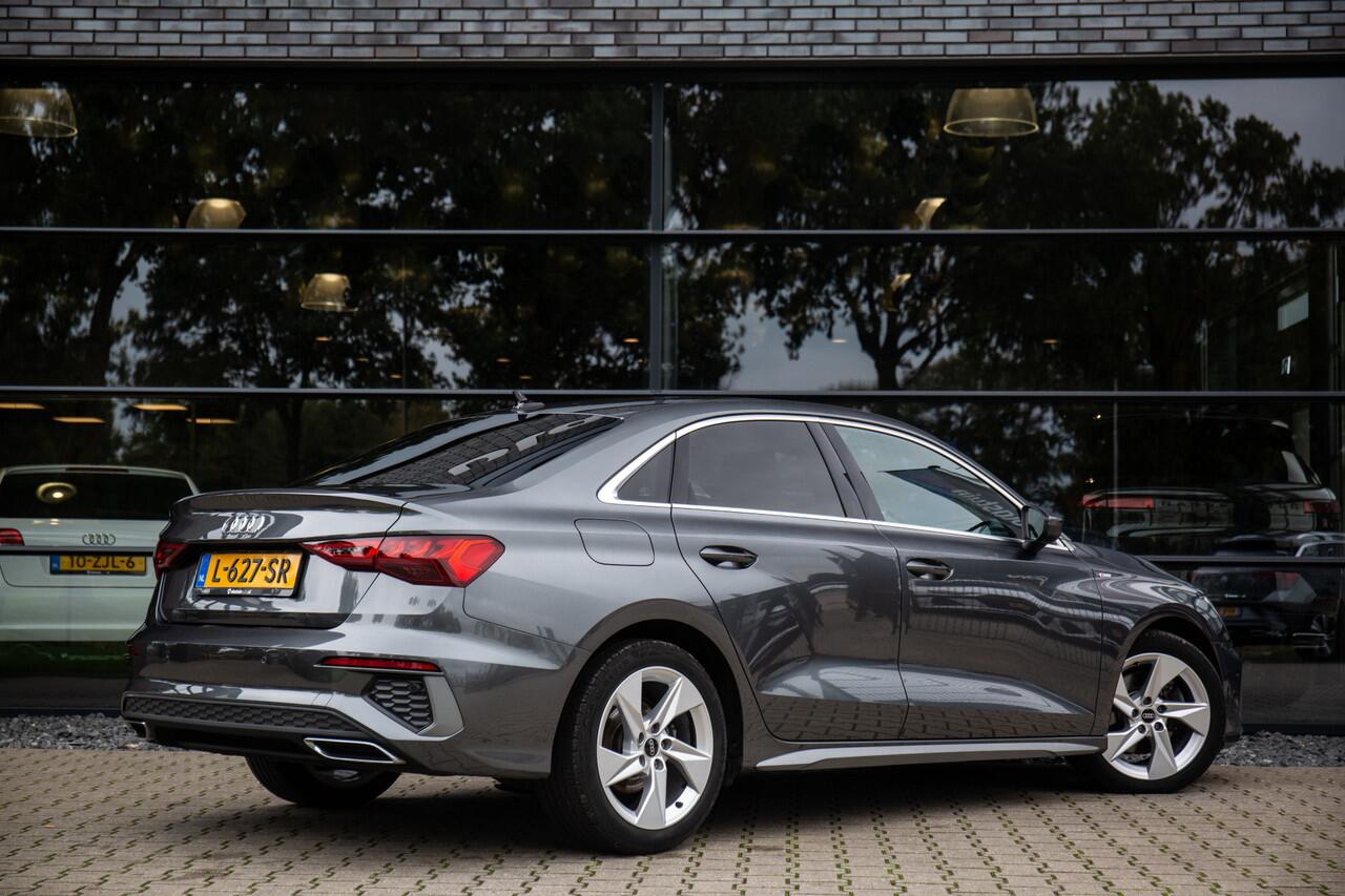 Audi A3 Limousine 35 TFSI S edition , Apple/Android Auto, Sfeerverlichting, Origineel Nederlands