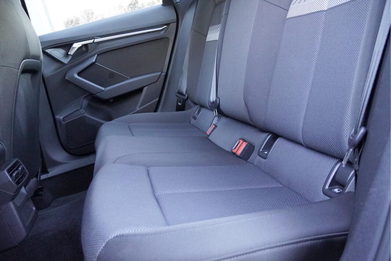 Audi A3 Limousine 35 TFSI 150PK! Automaat Business Edition BJ2020 Lmv 17" | Led | Pdc | Navi | Dynamische knipperlichten | App-Connect | Virtual cockpit | Climate control | Cruise control | Sportstoelen | Getint glas