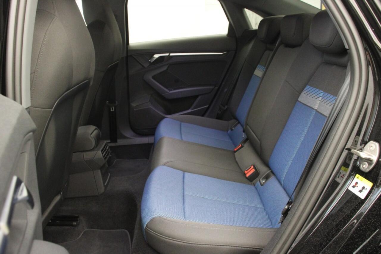 Audi A3 Limousine 30 TFSI Business Edition Automaat - Carplay, Digitaal Cockpit