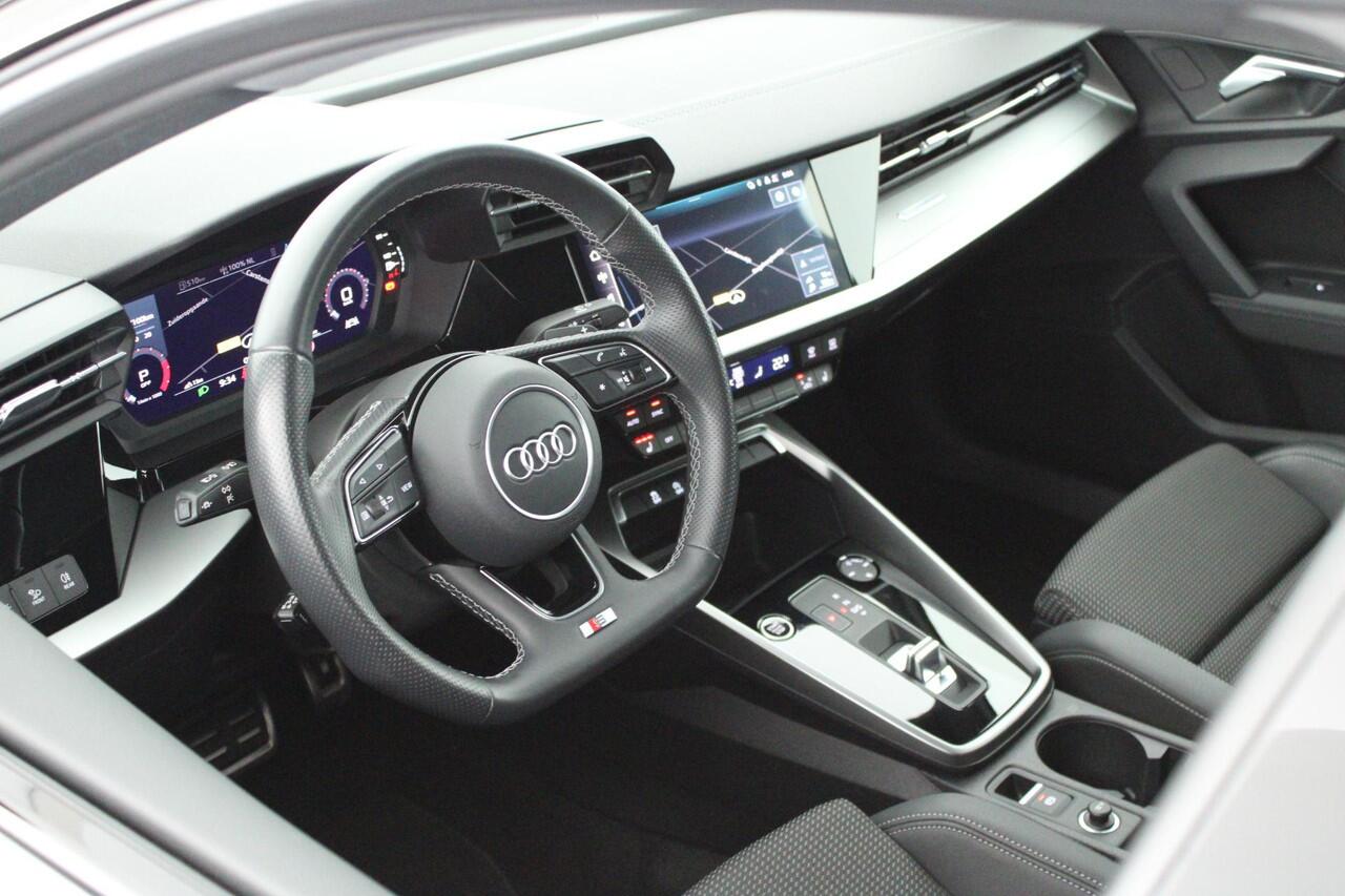 Audi A3 Limousine 35 TFSI 150pk S-Tronic 2x S-Line Stoelverwarming Privacyglass Virtual Cockpit Navigatie