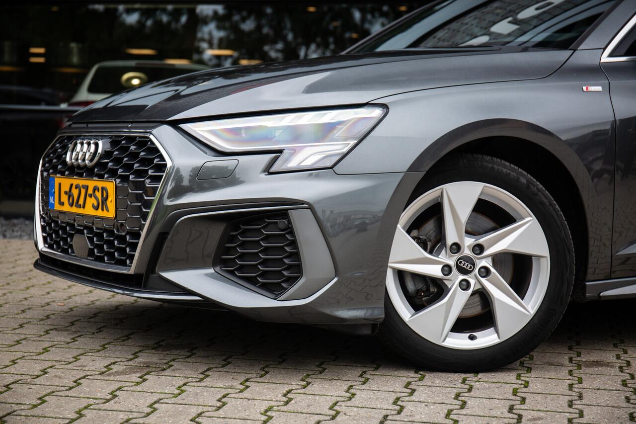 Audi A3 Limousine 35 TFSI S edition , Apple/Android Auto, Sfeerverlichting, Origineel Nederlands