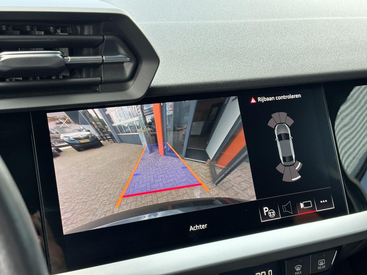 Audi A3 Limousine 35 1.5 TFSI edition one / Apple Carplay/ Android Auto / BTW / Digital Cockpit / Keyless / Camera / Stoelverwarming /