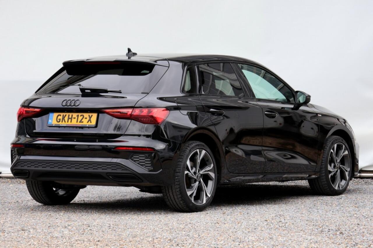 Audi A3 Sportback 35 TFSI S Edition - 150 pk **Camera / Full Led