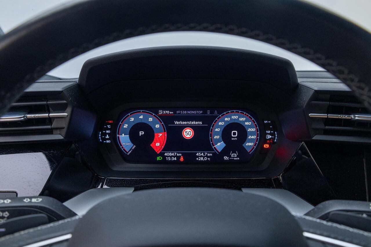 Audi A3 Limousine 35 TFSI S edition | Panoramadak | Optiek Zwart | 18 Inch |