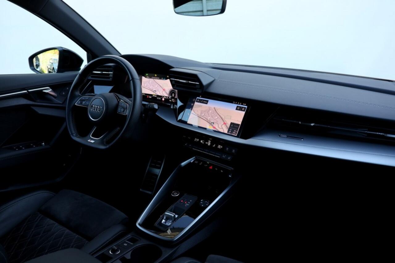 Audi A3 Sportback 40 TFSIe S-Line - 204 pk **Bang Olufsen / Keyless / Camera