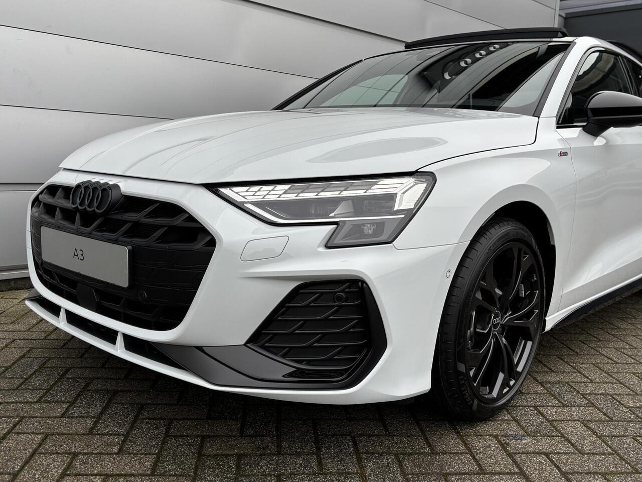 Audi A3 Limousine S edition 30 TFSI 85 kW / 116 PK Limousine 7 versn S tronic 7 | 18" lm Velgen | Elektrisch glazen panorama-dak | Assistentie Pakket |