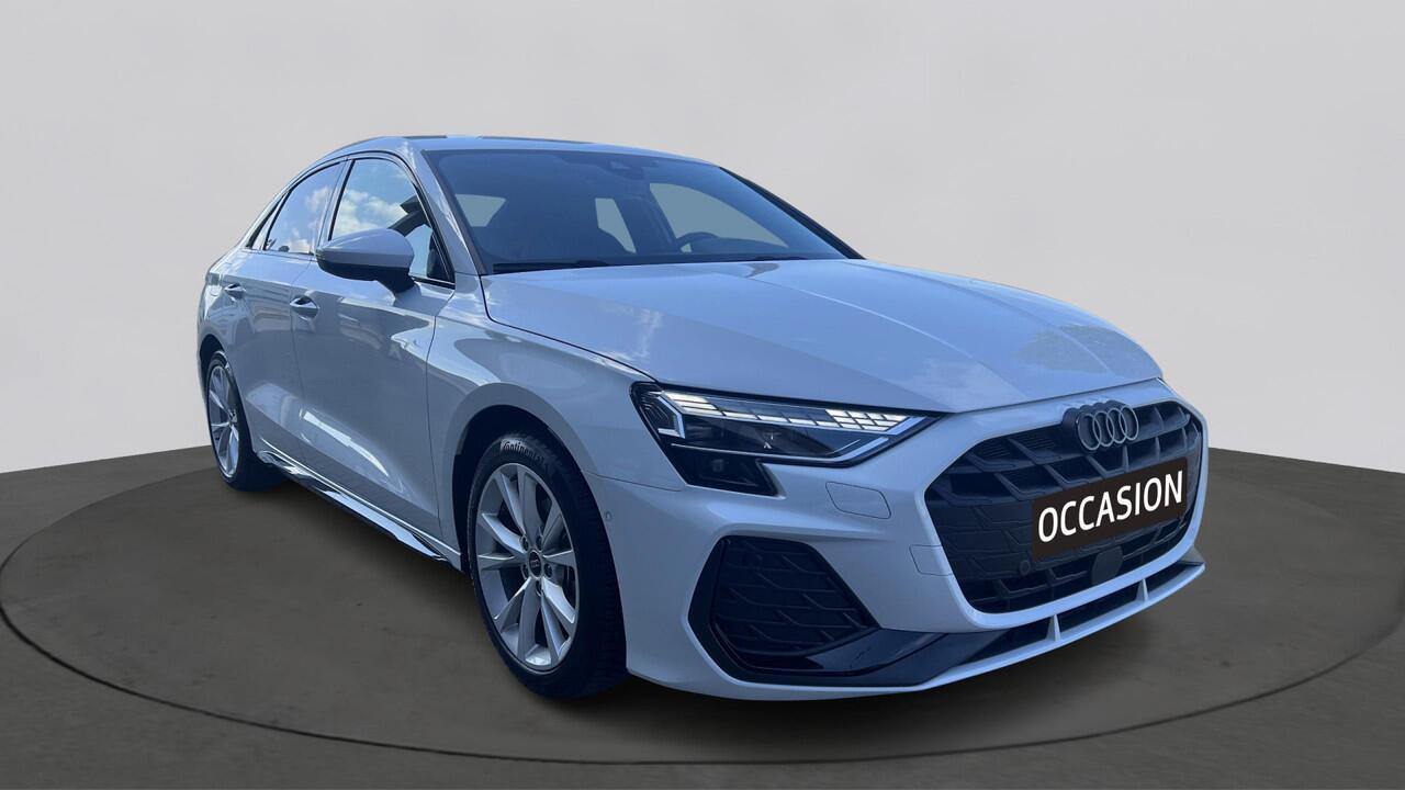 Audi A3 Limousine 30 TFSI 116PK S edition / Parking Plus / Comfort Plus / Privacy glas